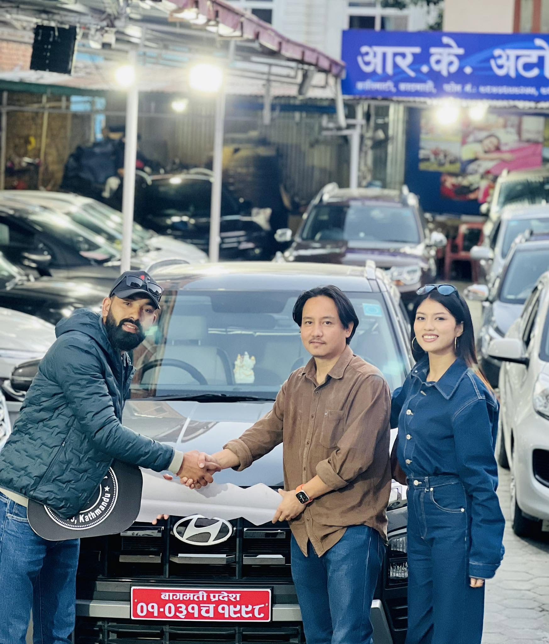 Client receiving car keys